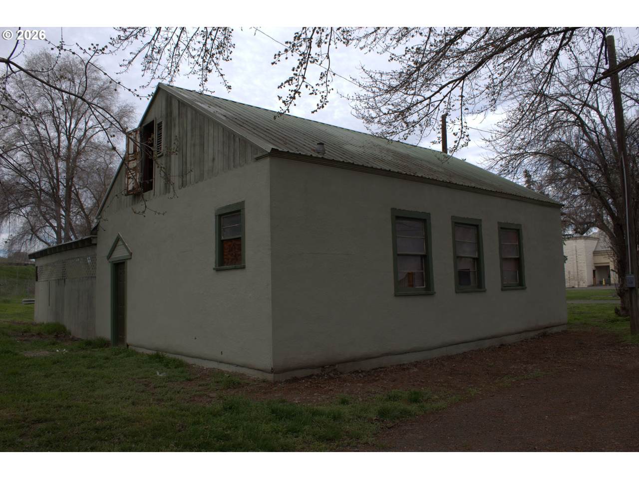 316 22ND St - Photo 1