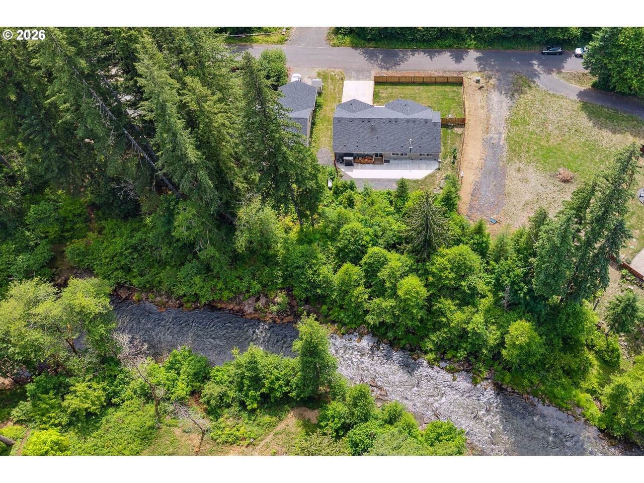 202 Edgewater Dr - Photo 1