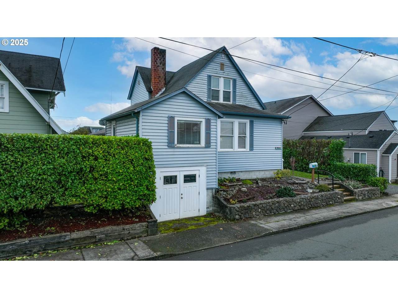 911 1st Ave - Photo 1