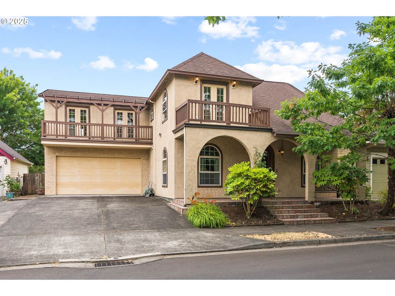 858 Clear Creek Way - Photo 1