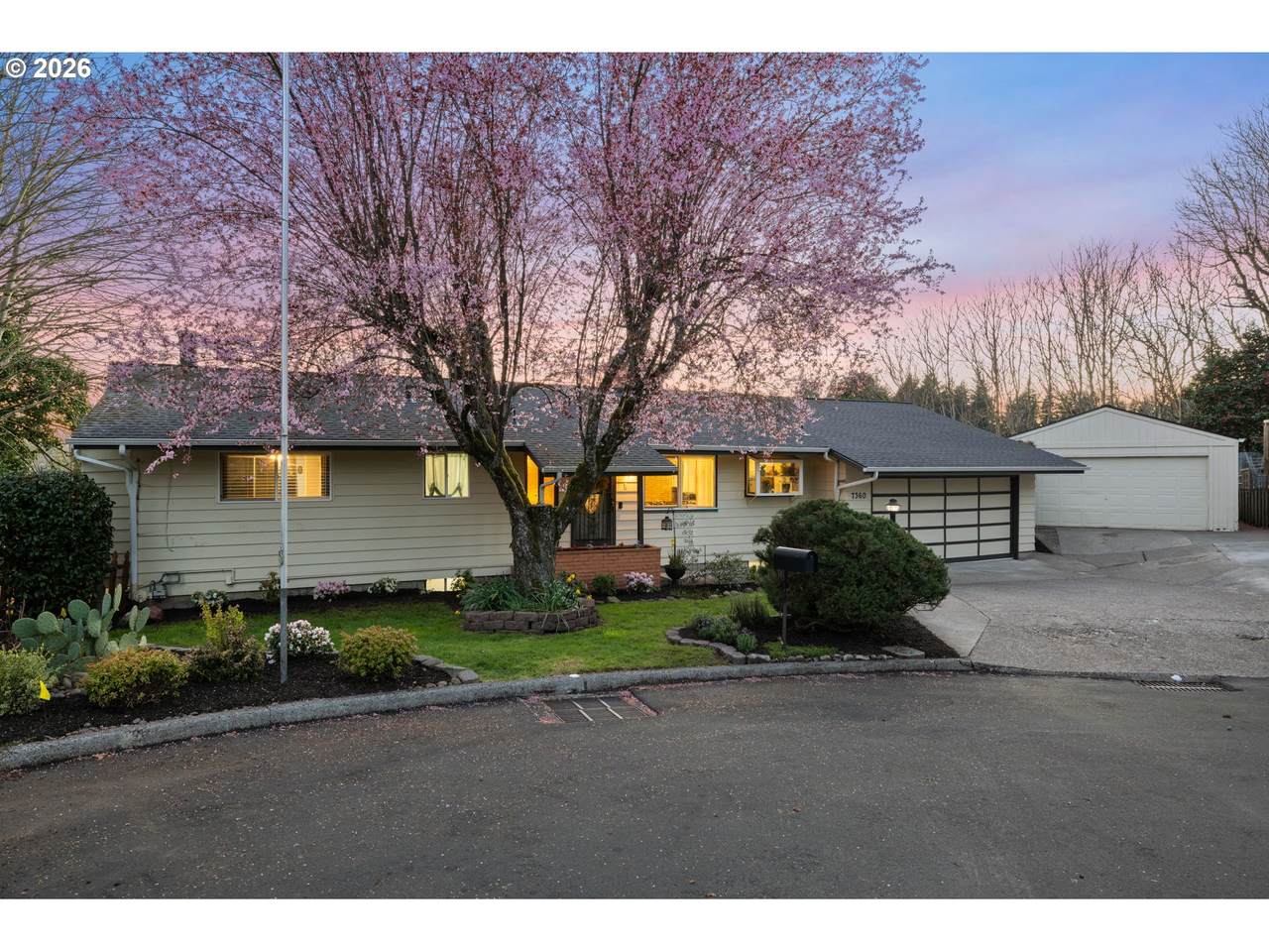 7360 Imperial Ct - Photo 1