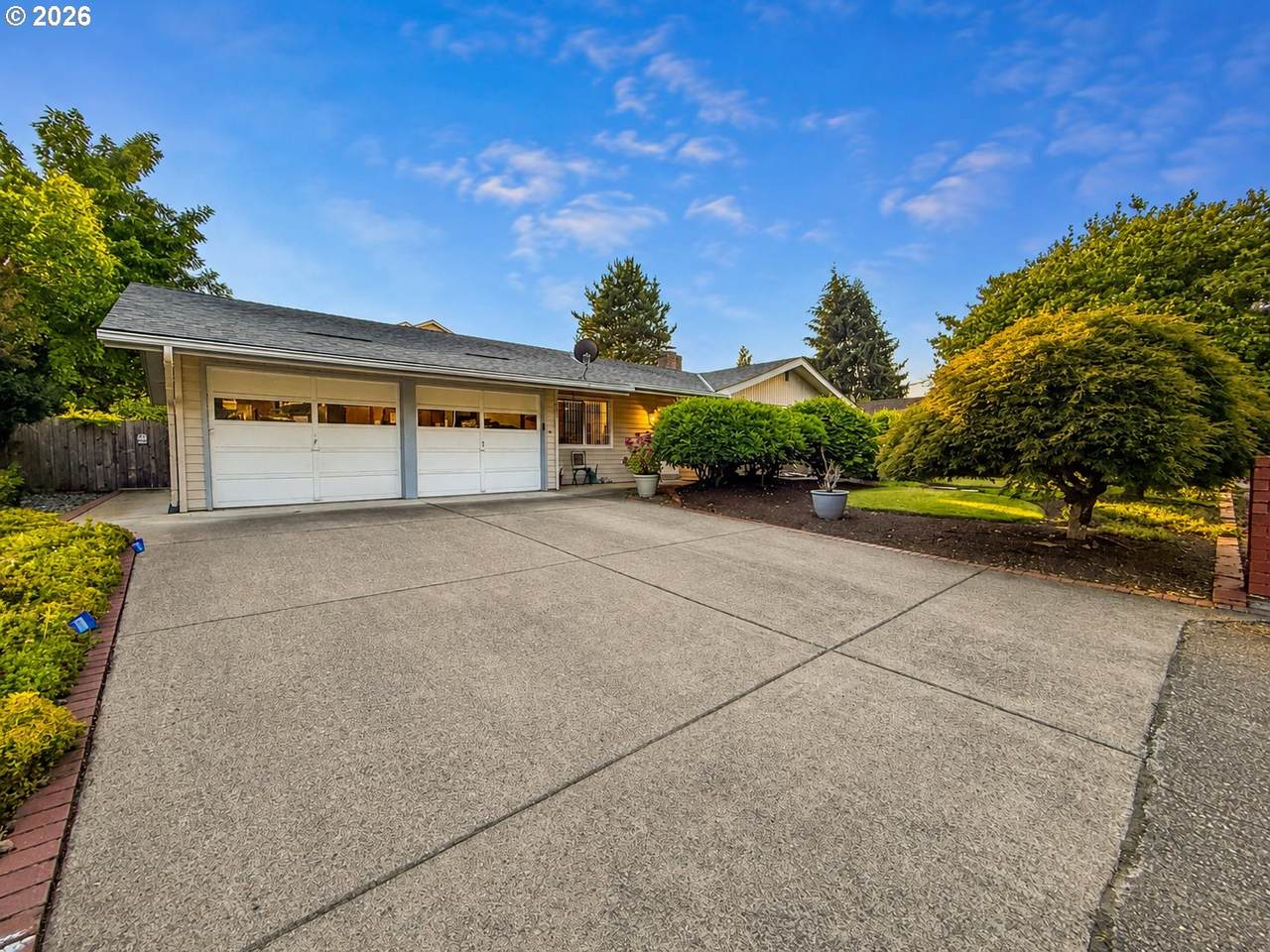 https://bt-photos.global.ssl.fastly.net/portland/1280_boomver_1_754049624-2.jpg