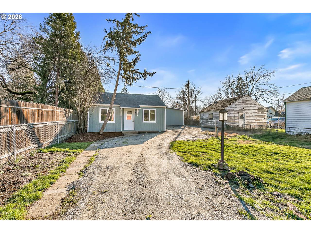 745 Dakota Ave - Photo 1