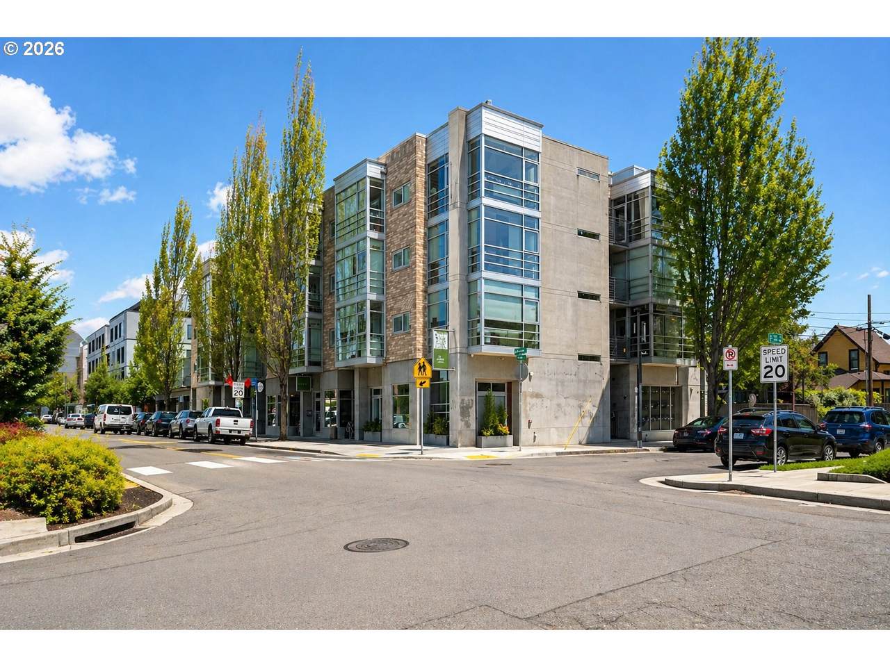 910 42ND Ave - Photo 1