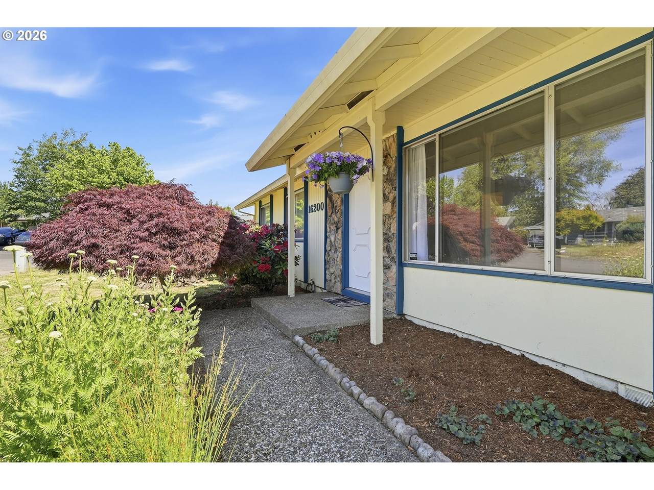 https://bt-photos.global.ssl.fastly.net/portland/1280_boomver_1_758658577-2.jpg