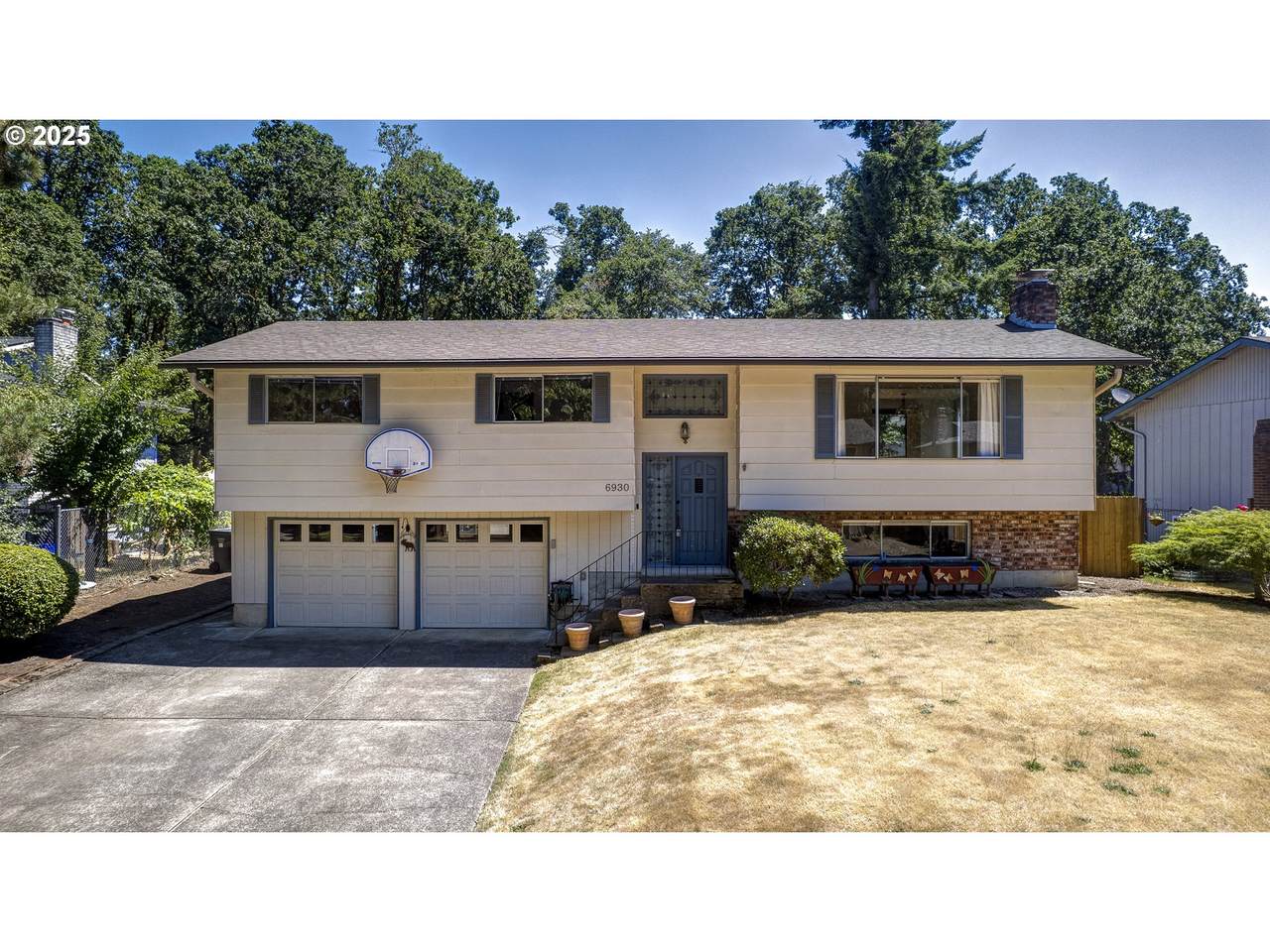 6930 Oakridge Dr - Photo 1