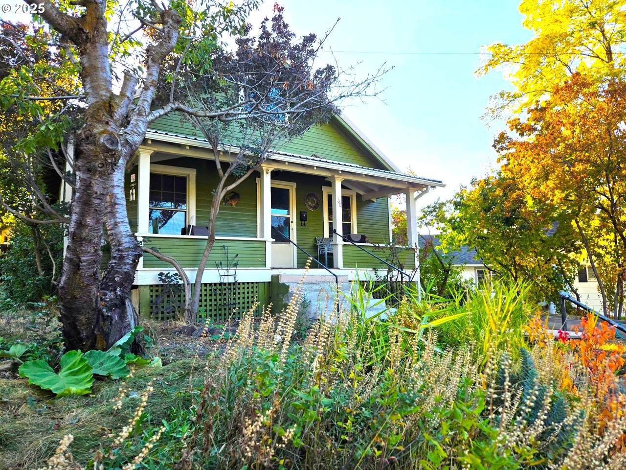 100 Hillcrest Rd - Photo 1