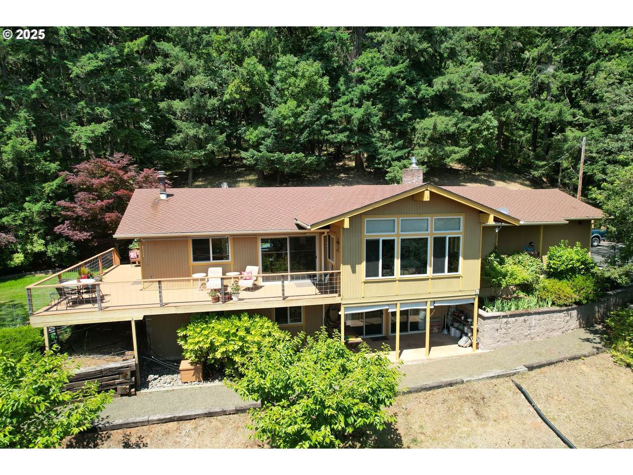 1056 Orchard Dr - Photo 1