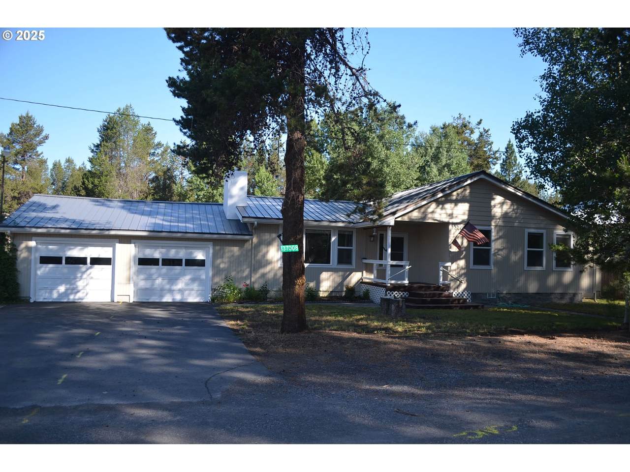 137008 Main St - Photo 1