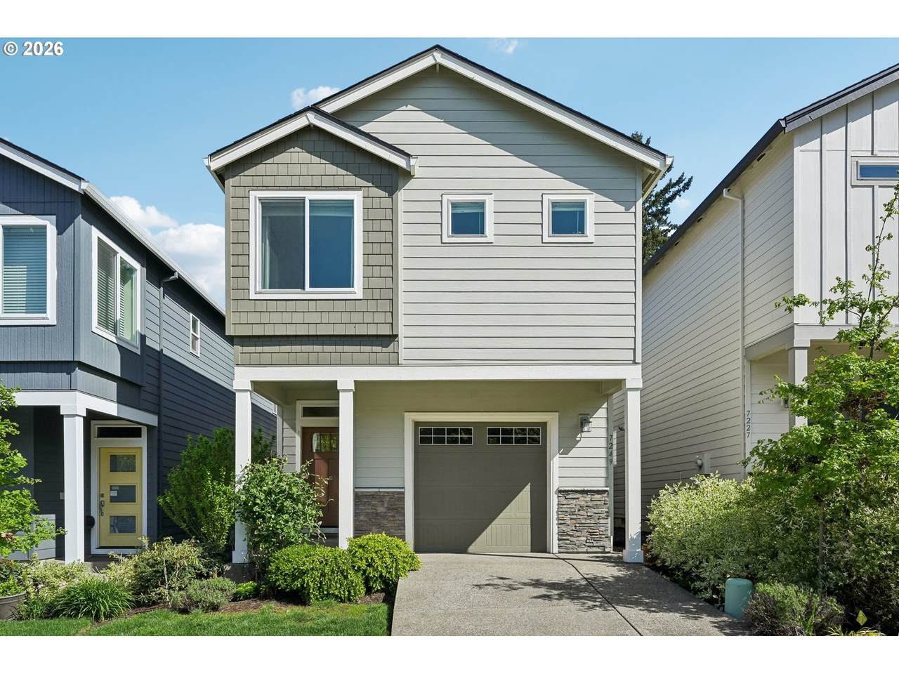 7249 Spruce St - Photo 1