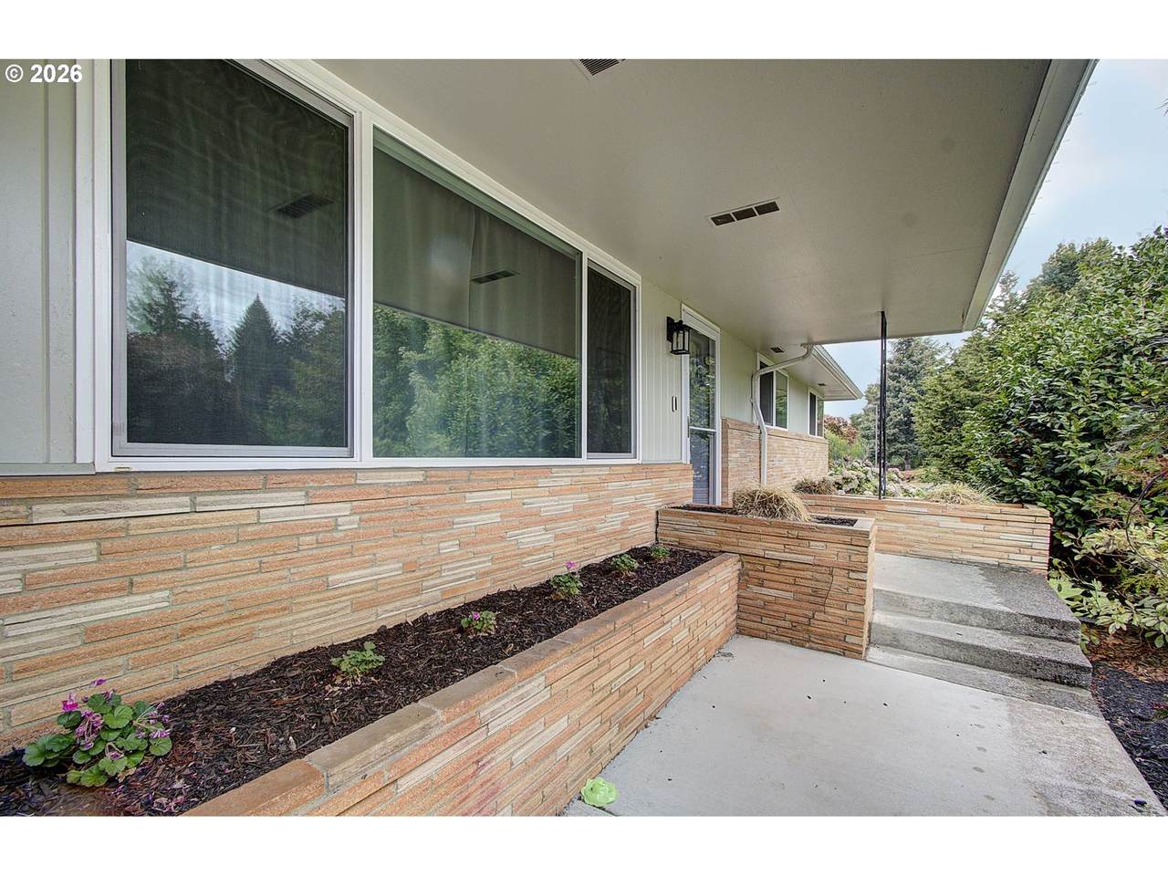 https://bt-photos.global.ssl.fastly.net/portland/1280_boomver_1_767625068-2.jpg
