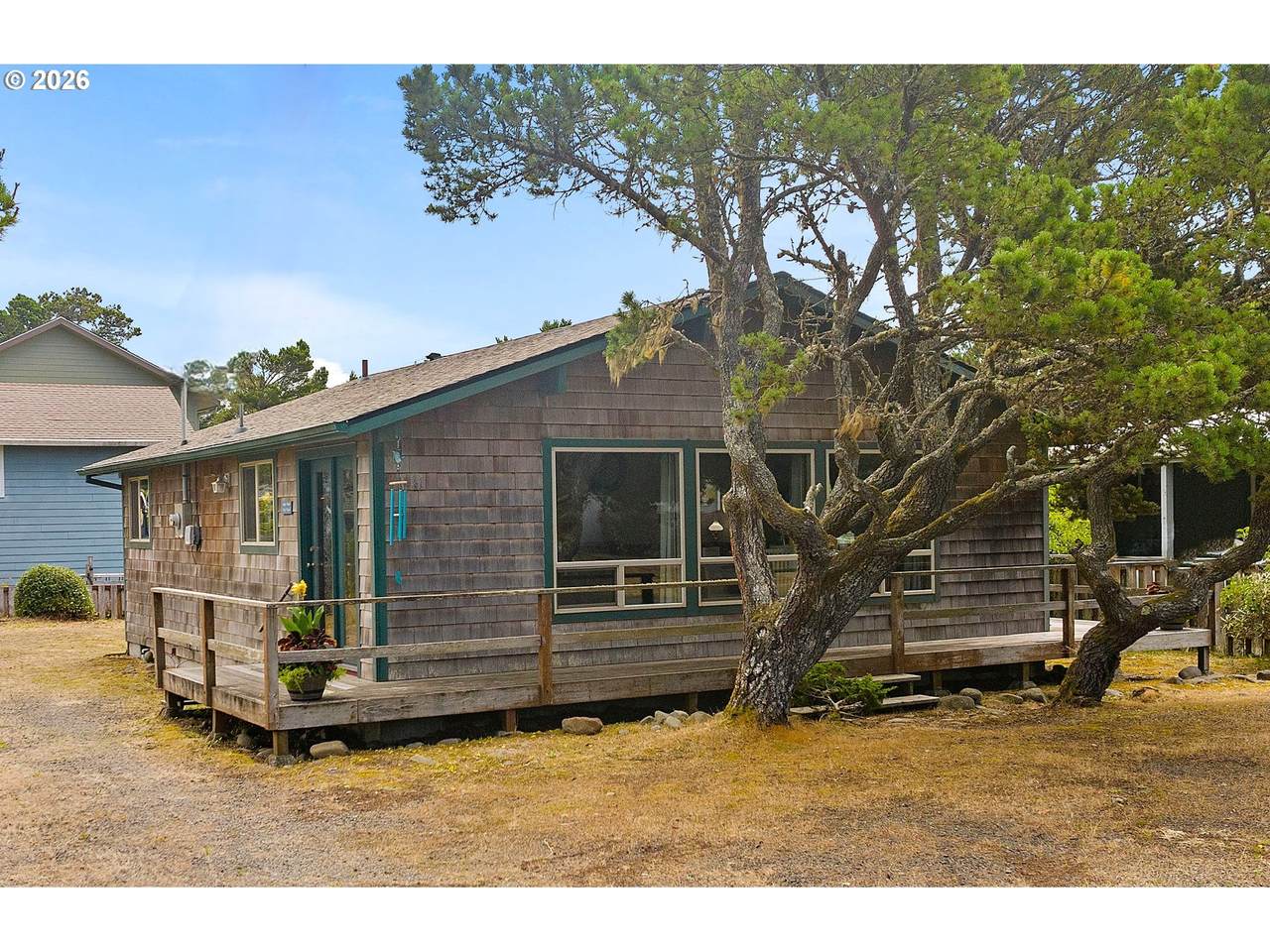 1441 Columbia St - Photo 1