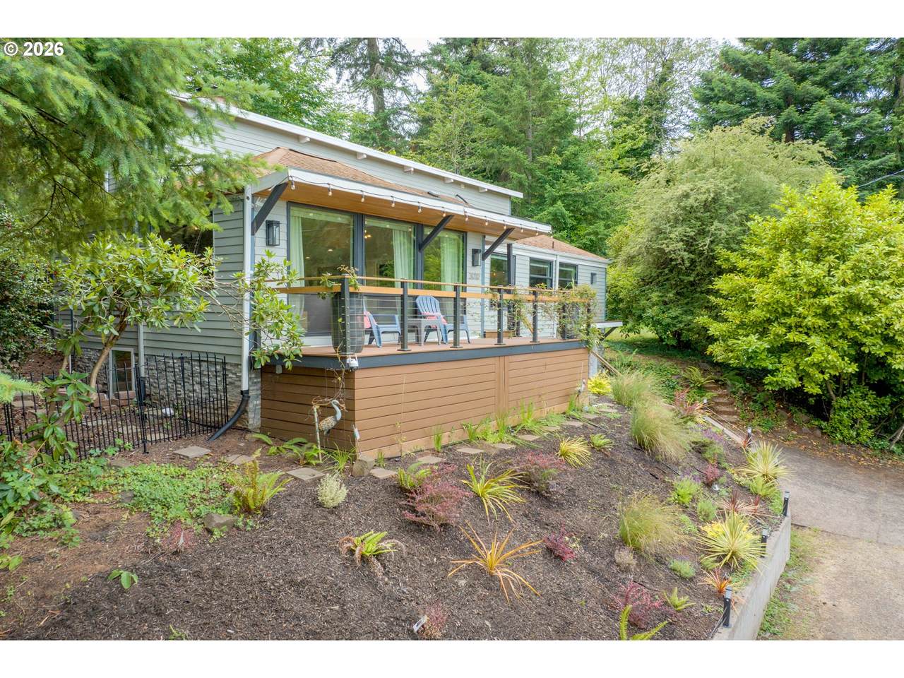 https://bt-photos.global.ssl.fastly.net/portland/1280_boomver_1_768377488-2.jpg