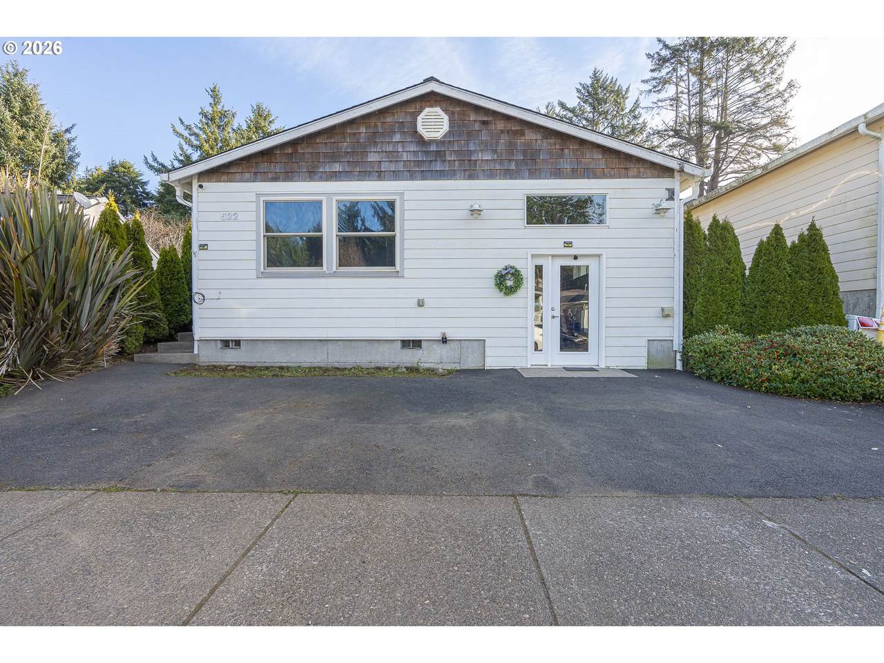 522 Neptune Ave - Photo 1