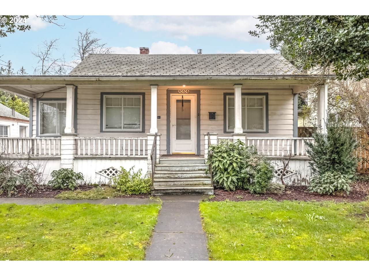 844 Cedar St - Photo 1