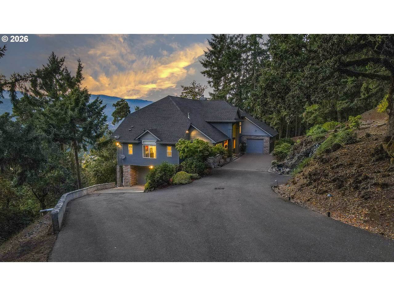 https://bt-photos.global.ssl.fastly.net/portland/1280_boomver_1_768918865-2.jpg