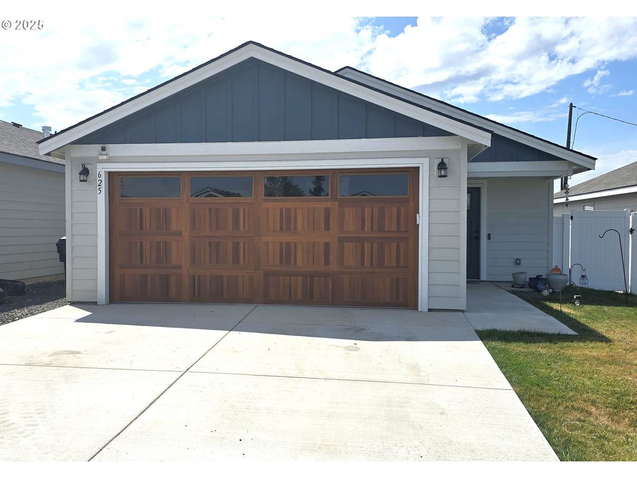 625 Tinley St - Photo 1