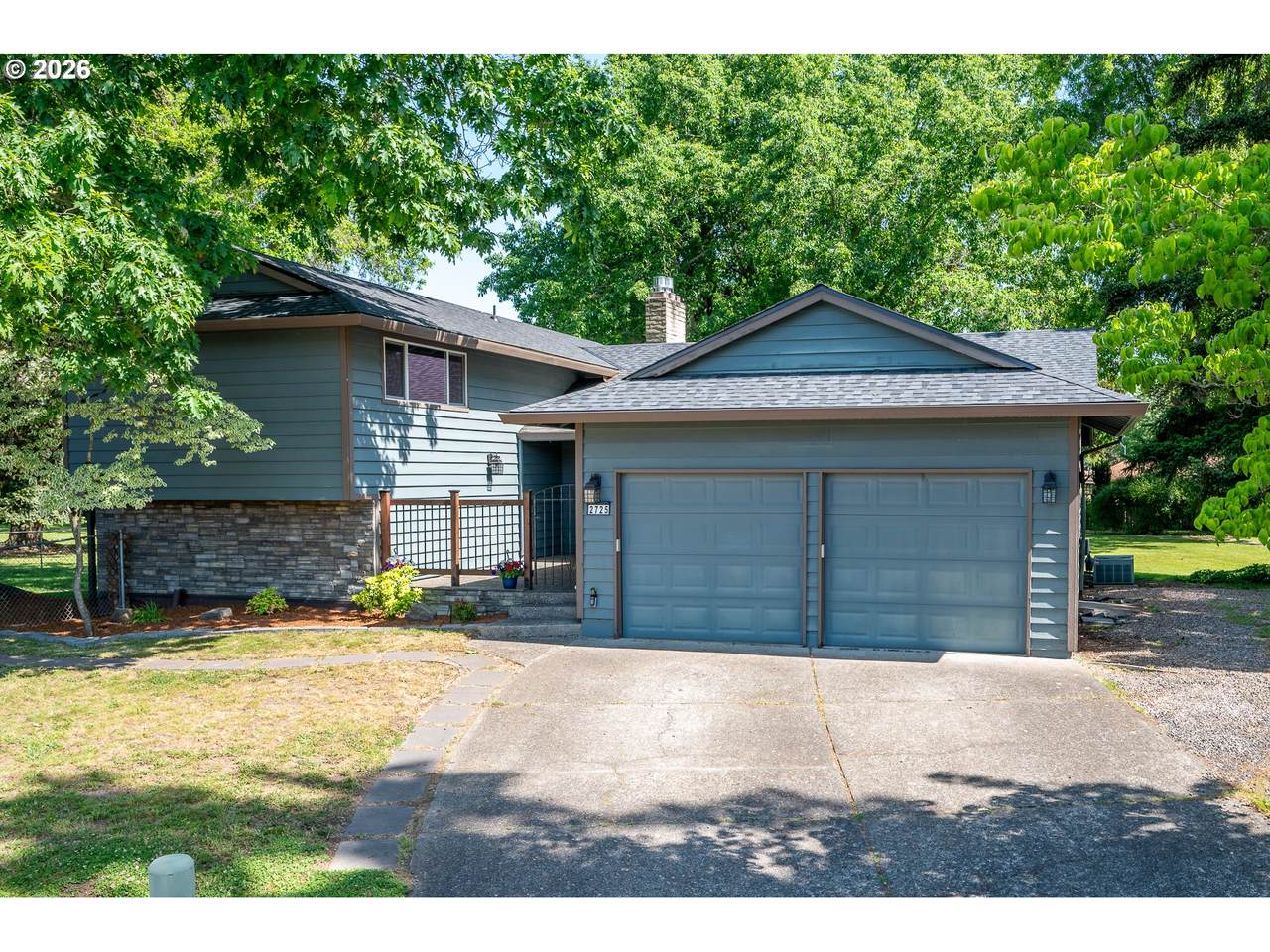2725 Hollyhock Ct - Photo 1
