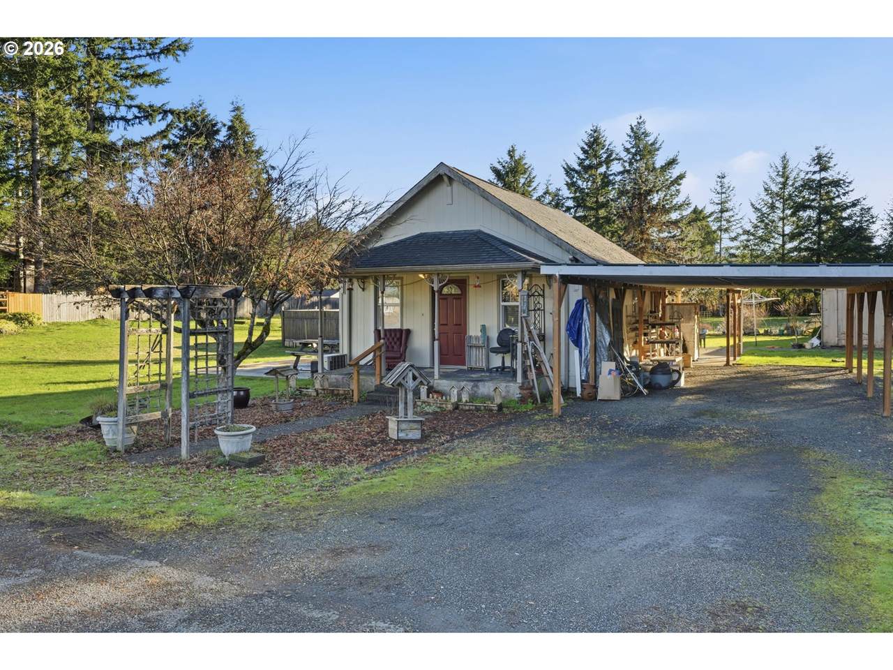 403 Queen Ave - Photo 1
