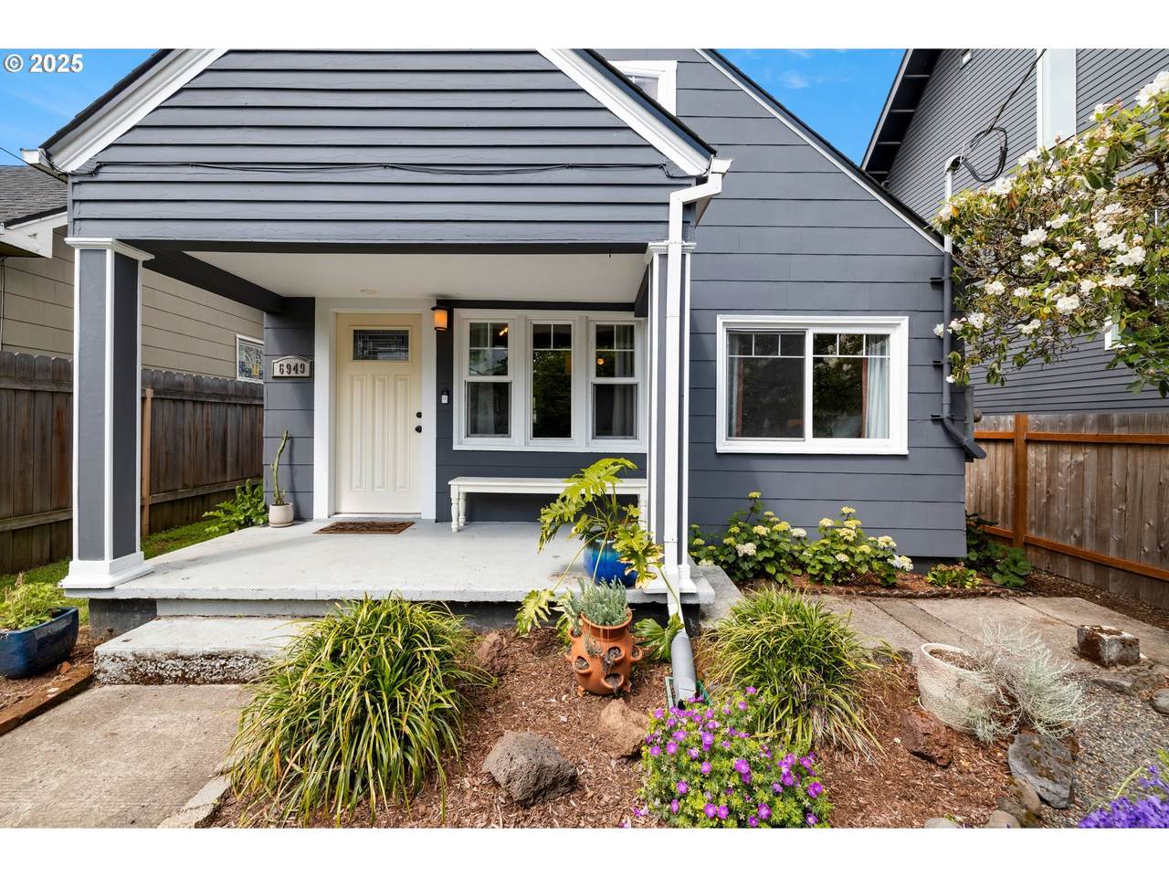 6949 Montana Ave - Photo 1