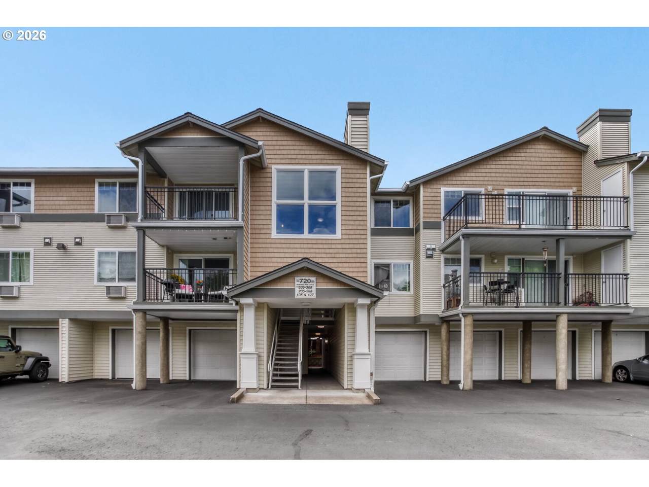 720 185TH Ave - Photo 1