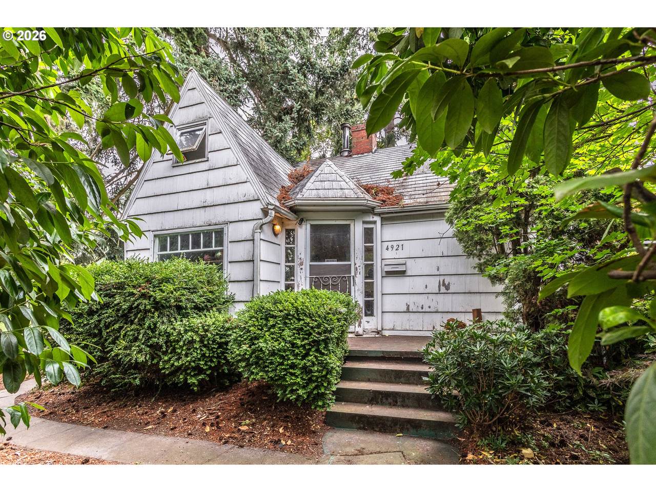 4921 Glenwood St - Photo 1