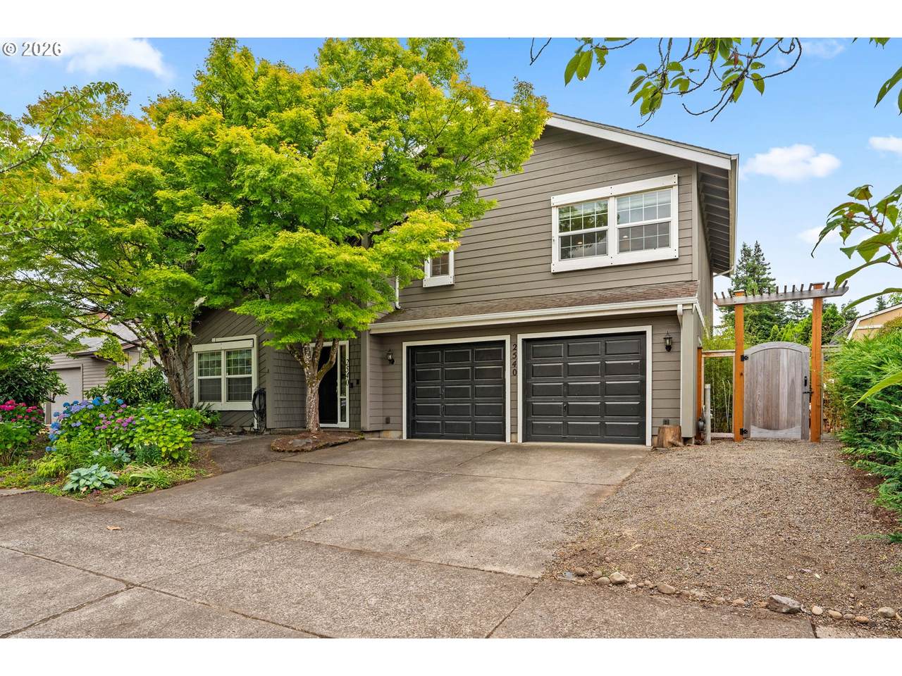 2540 Snelling Dr - Photo 1