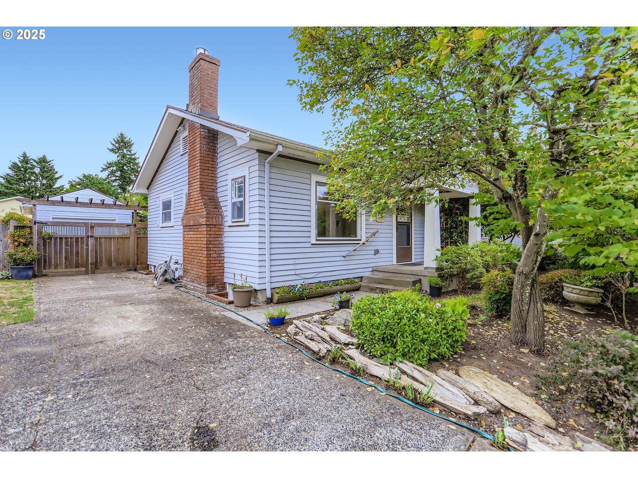 2618 75TH Ave - Photo 1