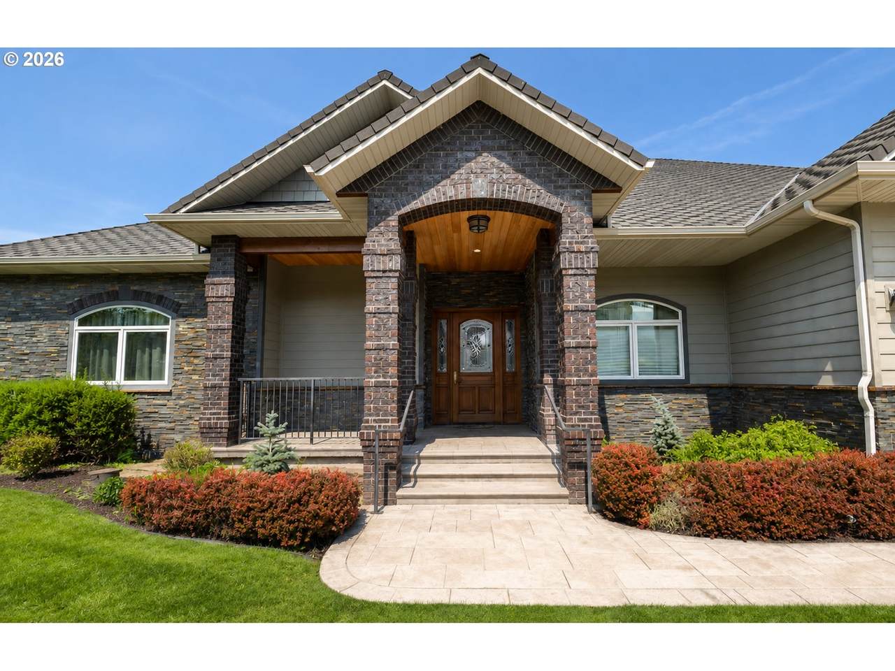121 Ridge Dr - Photo 1