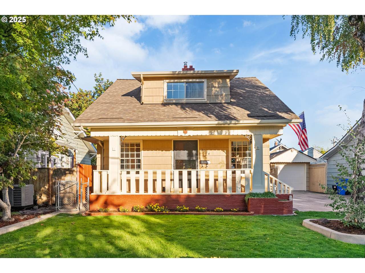 2924 52ND Ave - Photo 1