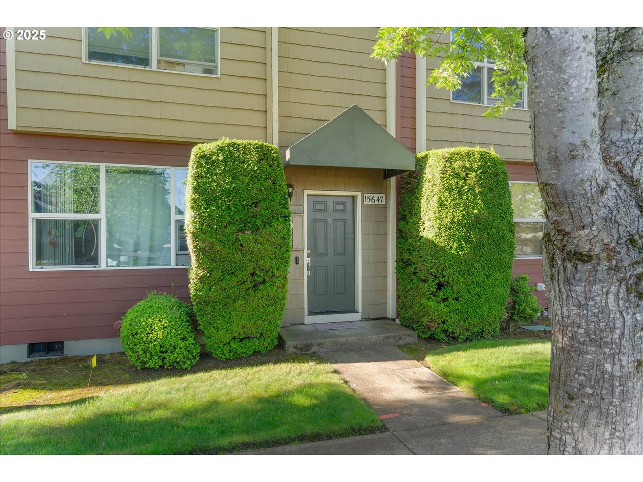 15647 Beech St - Photo 1