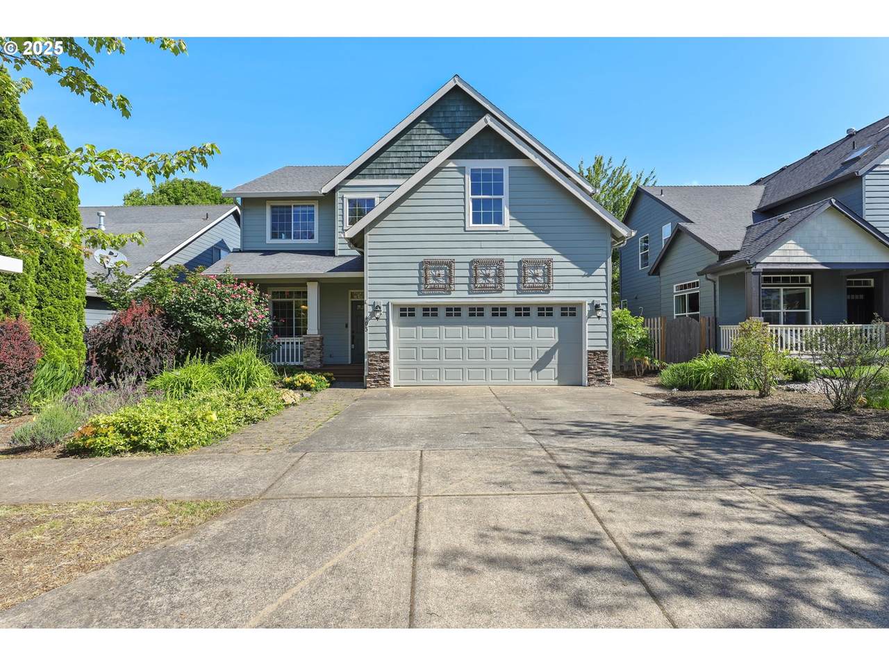403 Oxford St - Photo 1