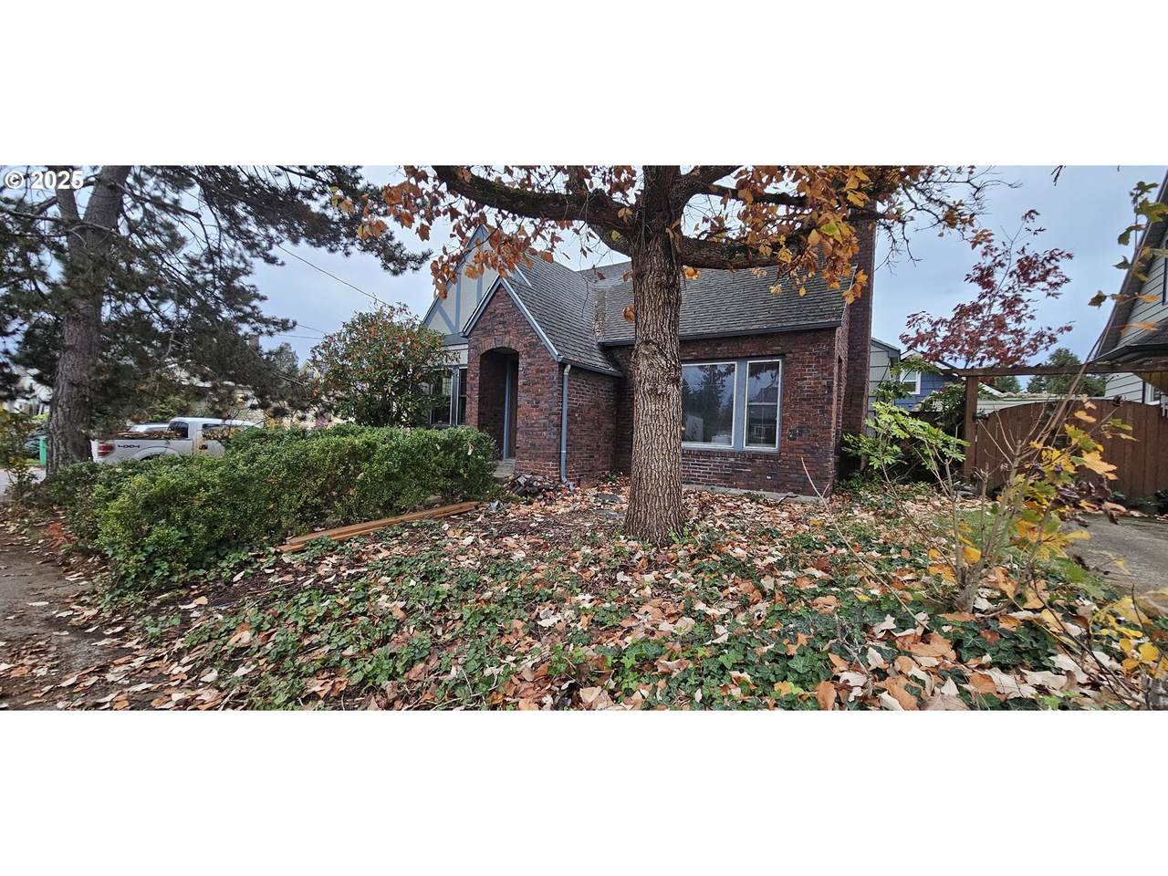5836 Halsey St - Photo 1