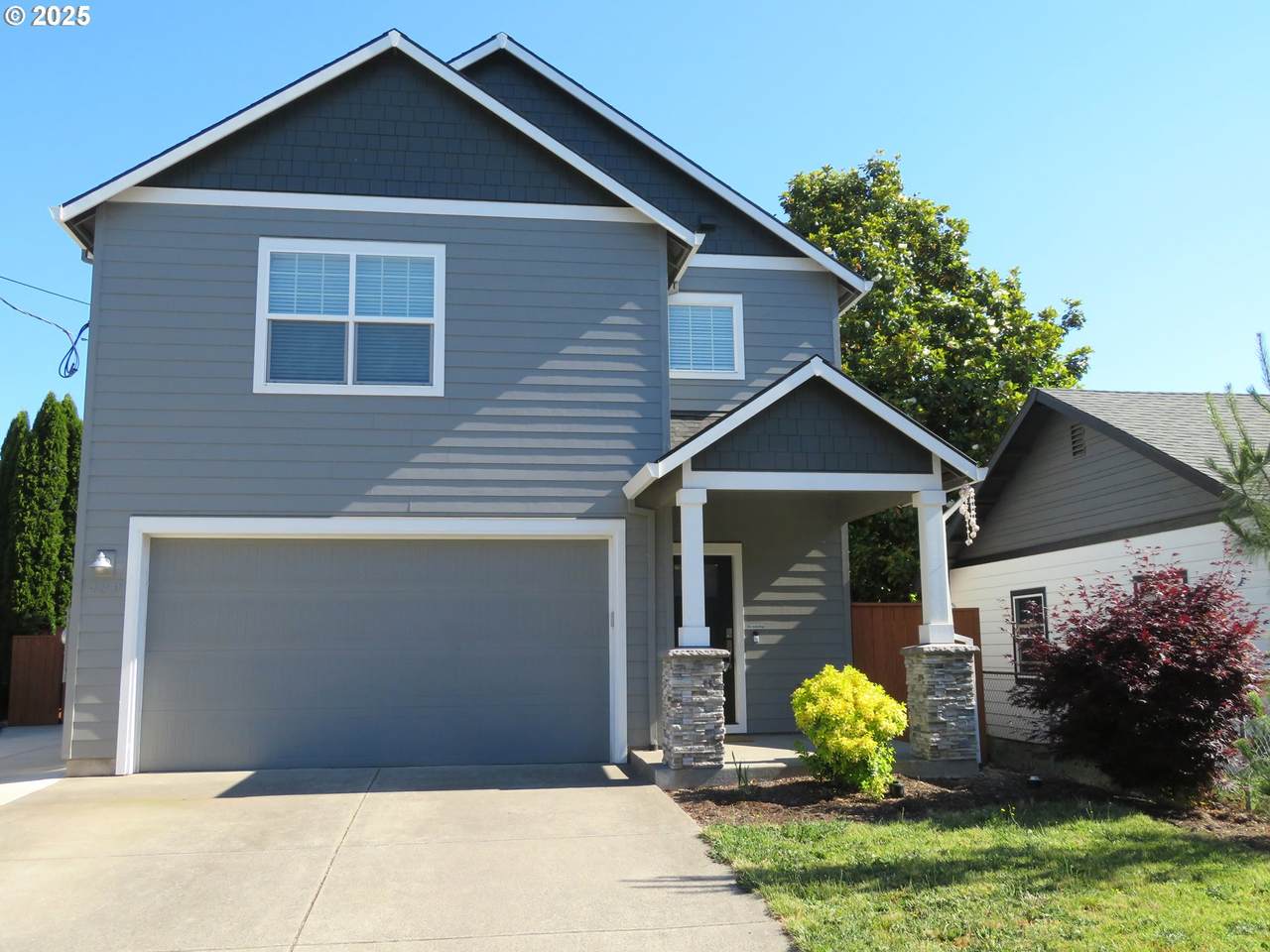 439 Garibaldi St - Photo 1