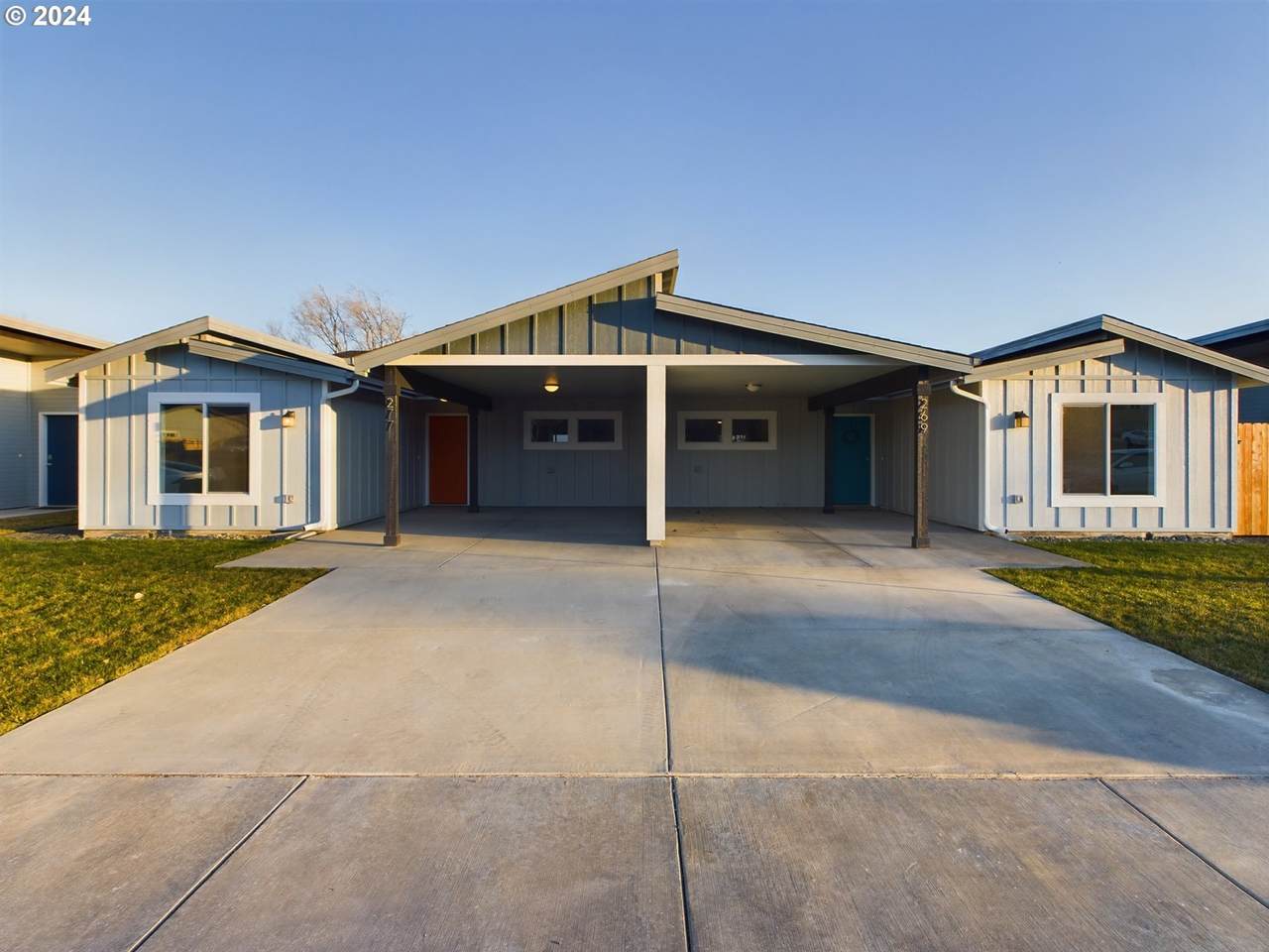 276 Merrick Ave - Photo 1