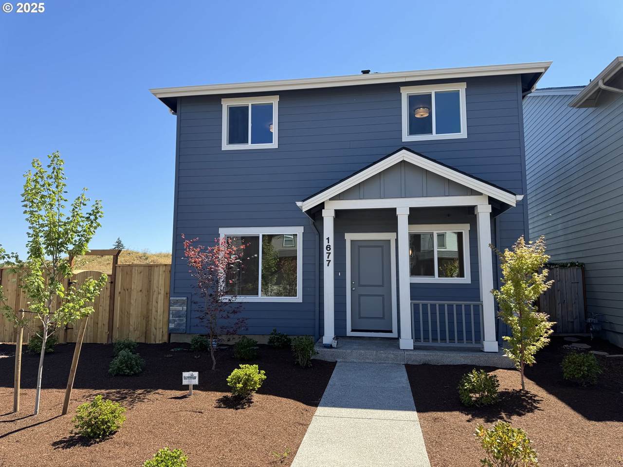 1677 Barberry Ave - Photo 1