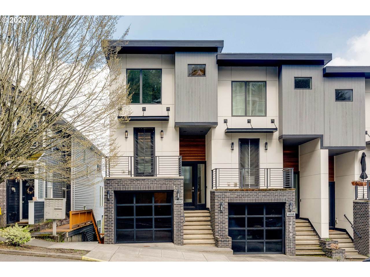 1625 Montgomery St - Photo 1