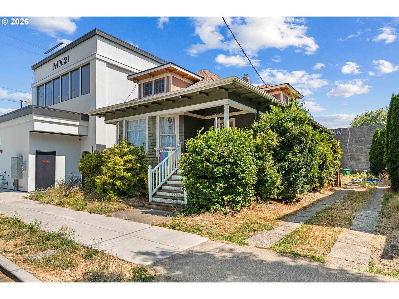 2514 21ST Ave - Photo 1
