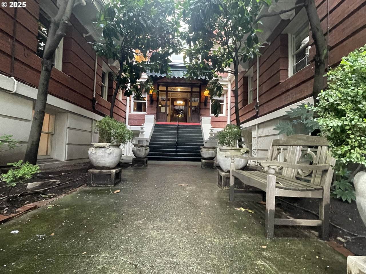 2083 Johnson St - Photo 1