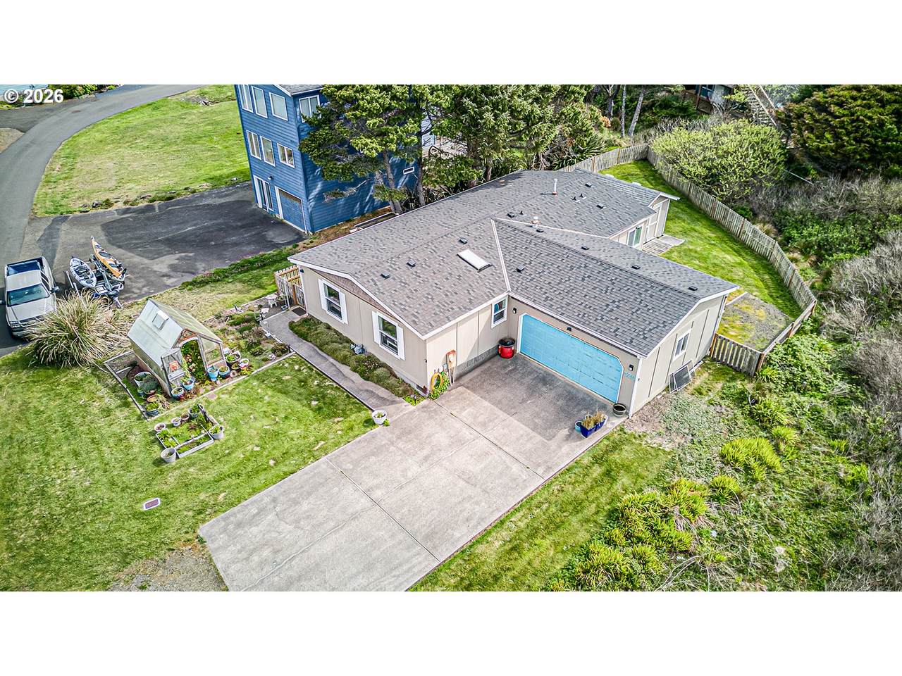 520 Cardinal St - Photo 1