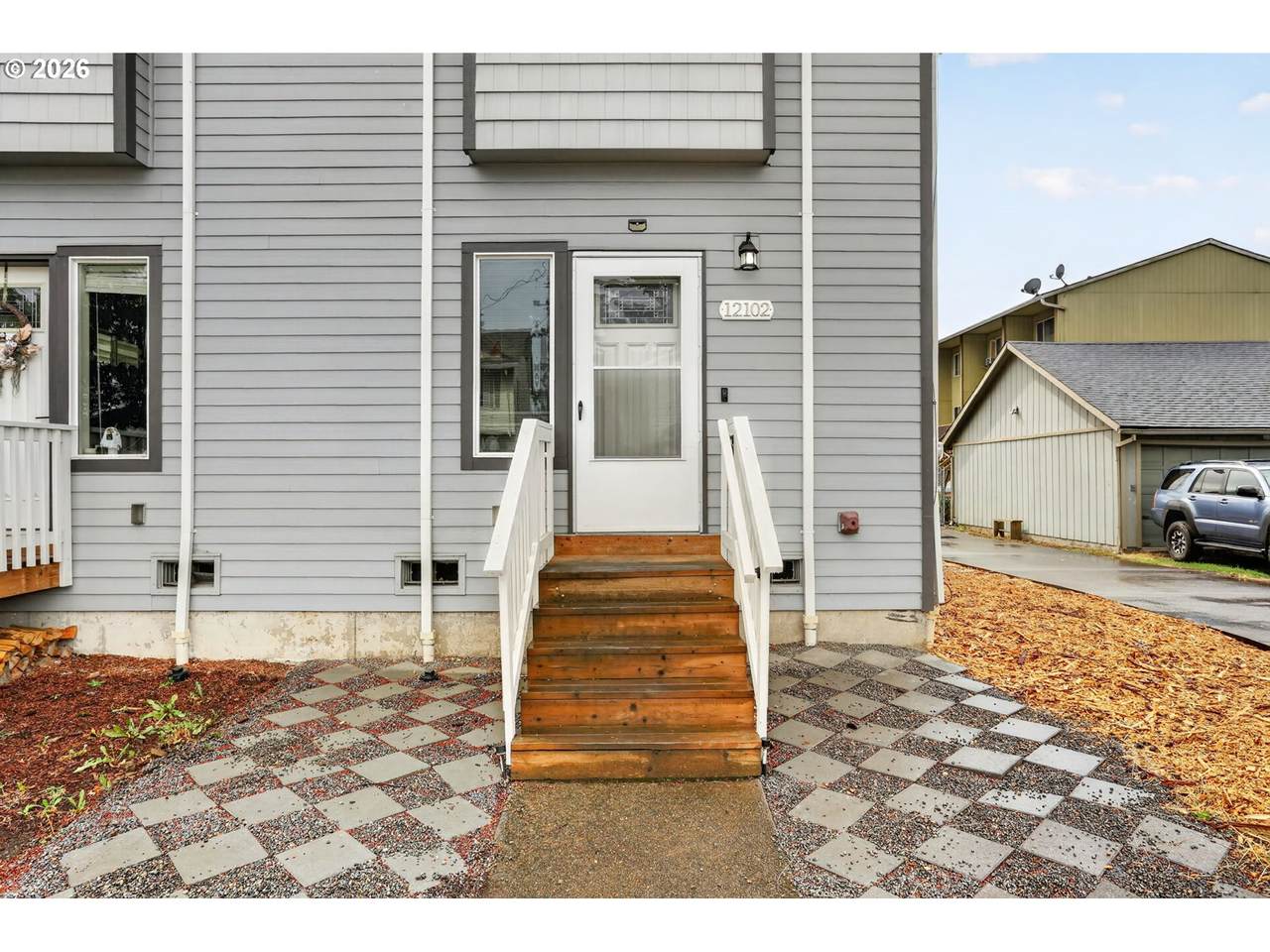 12102 Raymond St - Photo 1