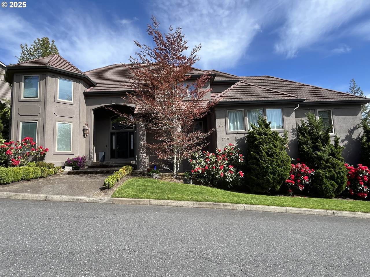 3319 Spencer St - Photo 1