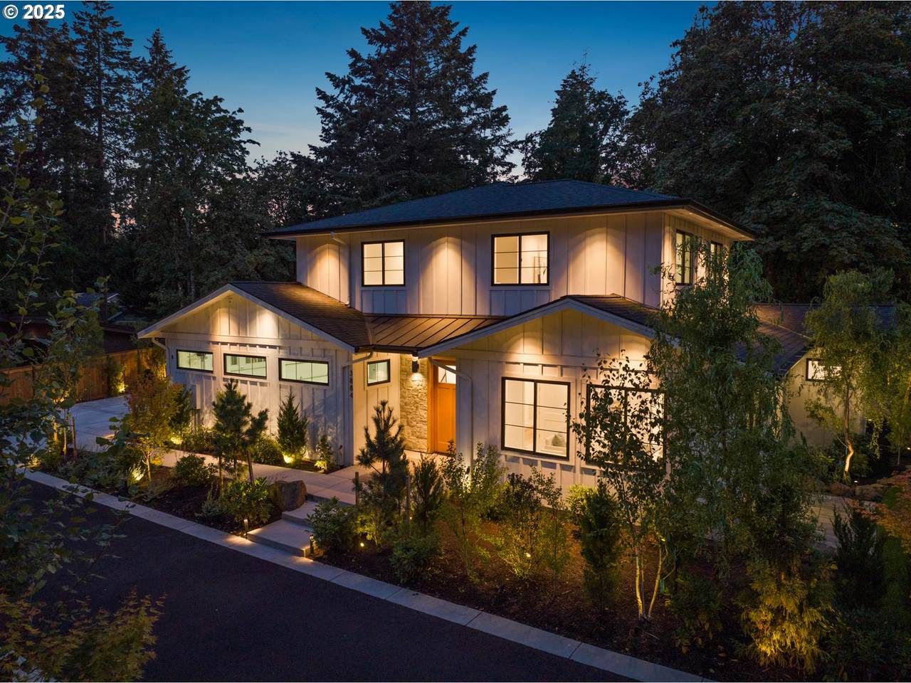 3884 Lake Grove Ave - Photo 1