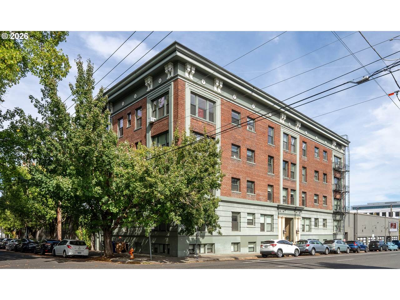 1631 Everett St - Photo 1