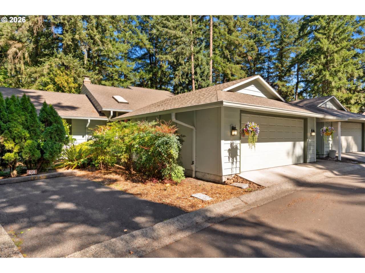 4238 Woodside Cir - Photo 1