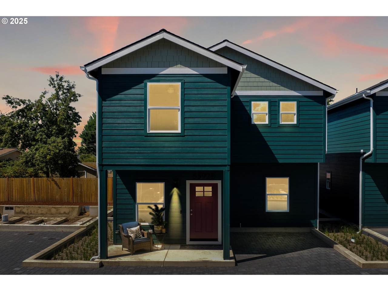 5592 Burnett Ave - Photo 1