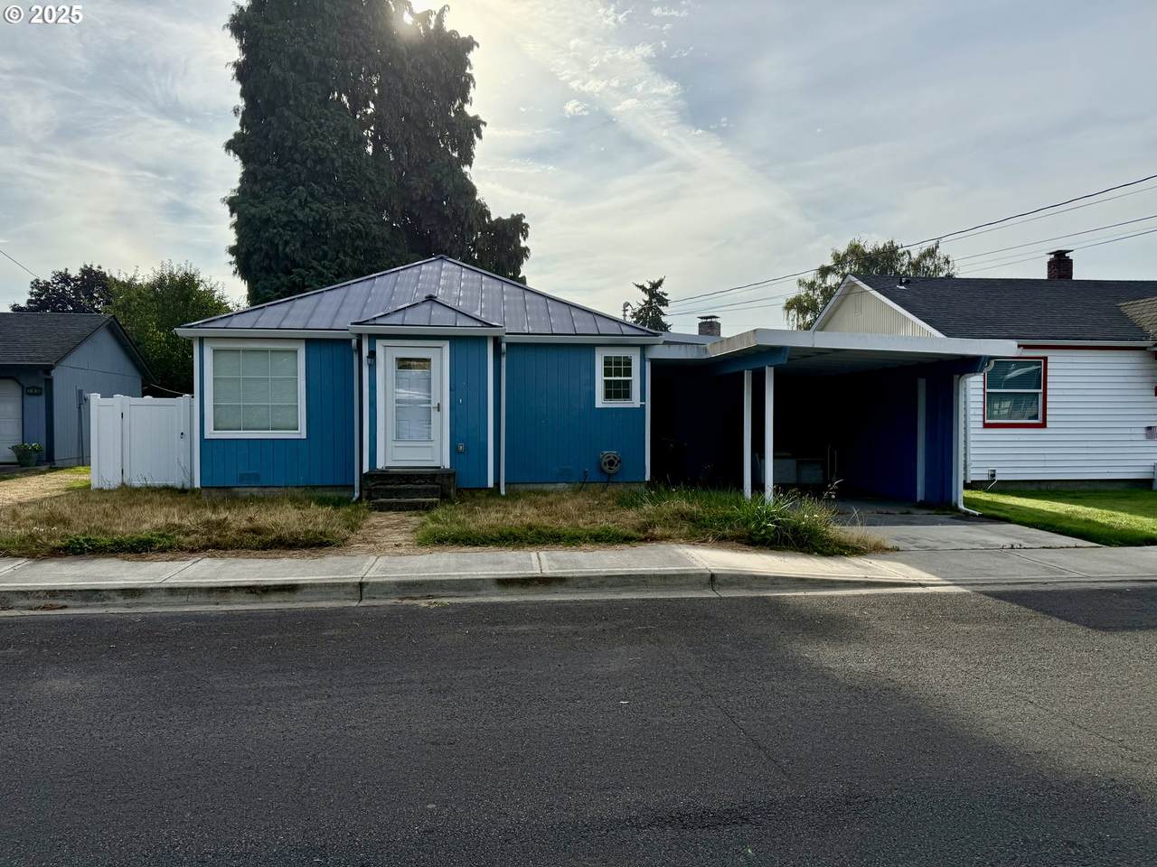 766 Hoffman St - Photo 1