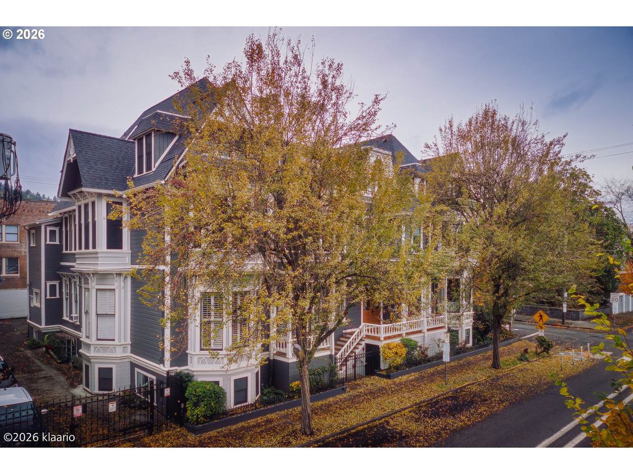 133 18th Ave - Photo 1