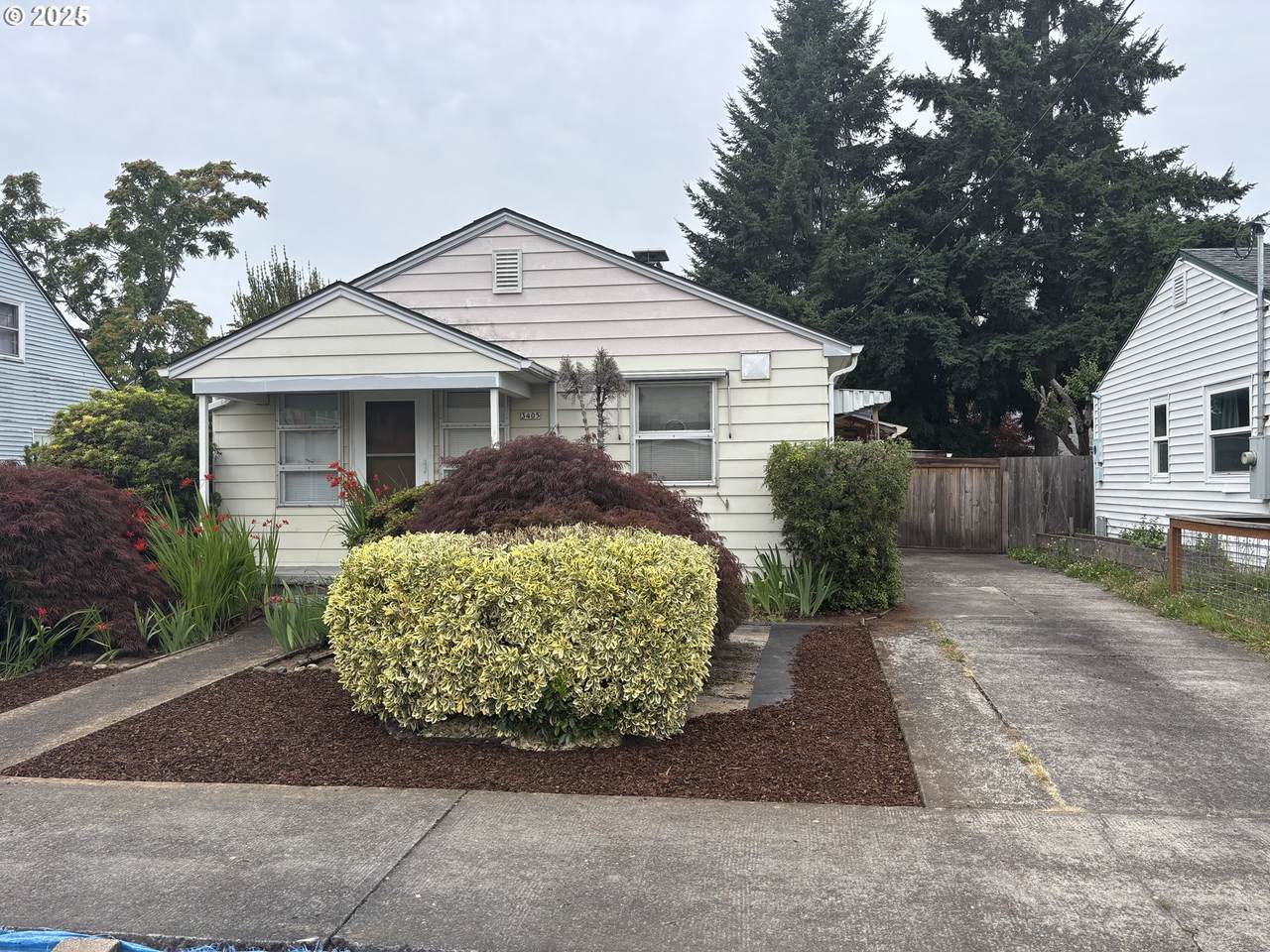 3405 69TH Ave - Photo 1