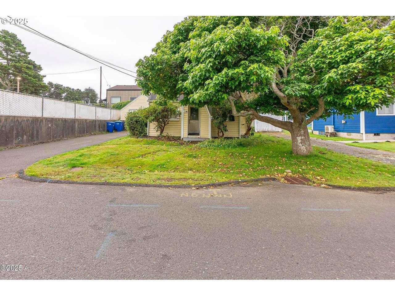 1540 20TH St - Photo 1